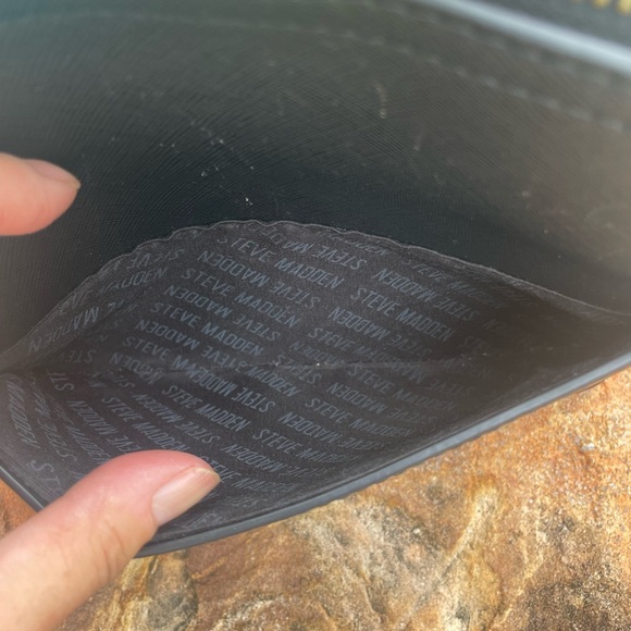 EUC Steve Madden “BMaggie” Black Crossbody Bag with Gold Chain Detail - Picture 7 of 11